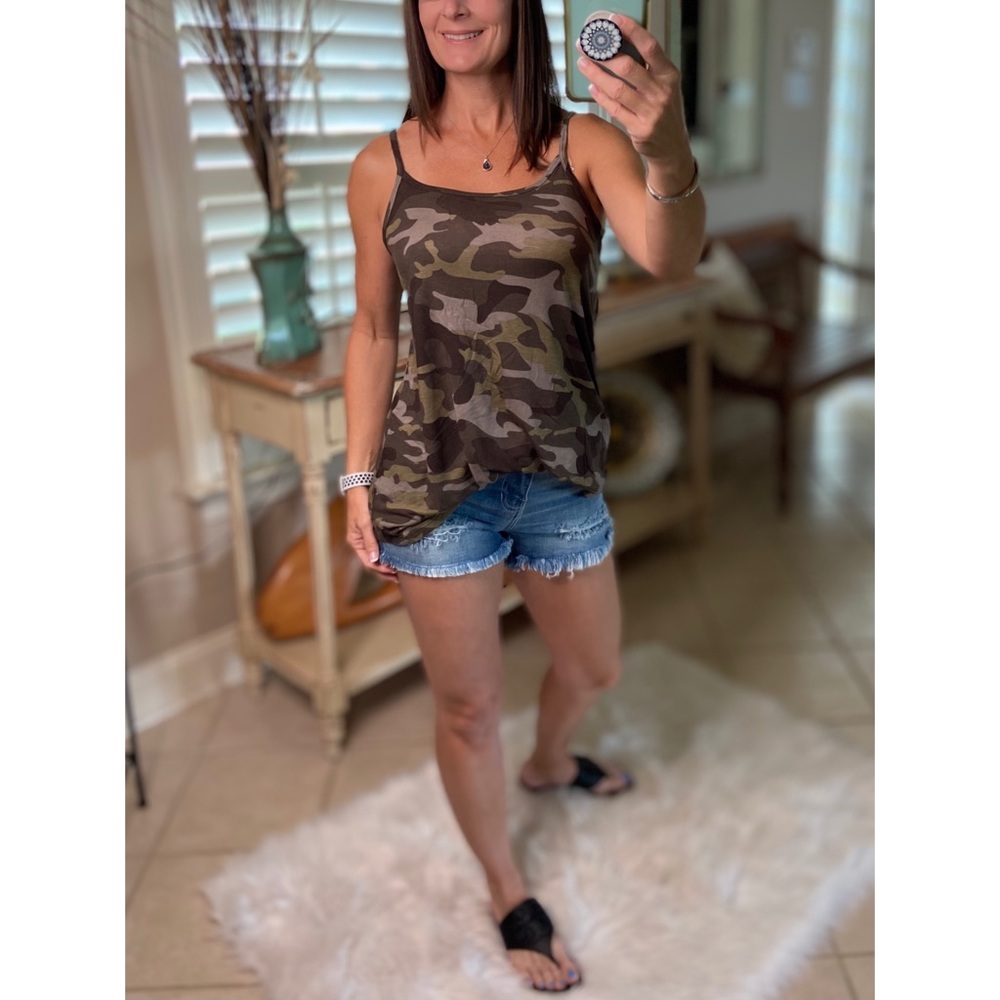 Reversible Camouflage Scoop V-Neck Tank Green 2321 - Picture 10 of 15